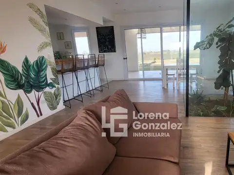 Casa en Venta con 4 cocheras
