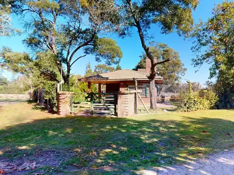 VENTA CASA EN PARQUE PEÑA TRES AMBIENTES 