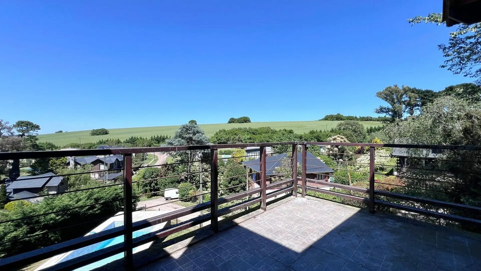 VENTA CASA 6 AMBIENTES SIERRA DE LOS PADRES PILETA