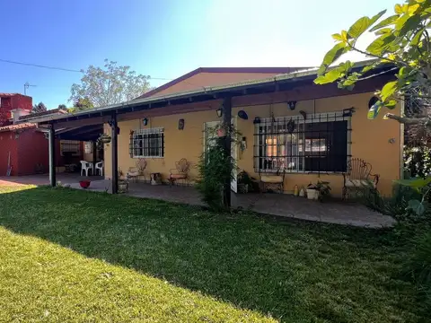 EN VENTA CASA MULTIFAMILIAR EN TORTUGUITAS