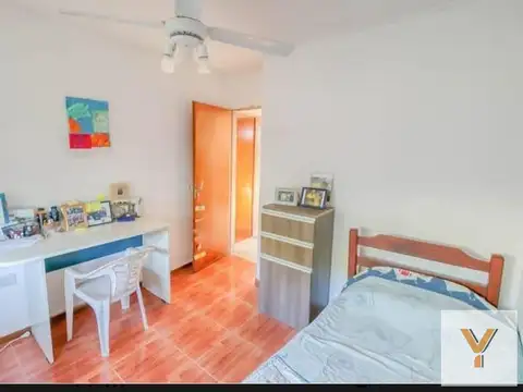 Casa en venta - 2 dormitorios 1 baño - 200mts2 - Manuel B. Gonnet