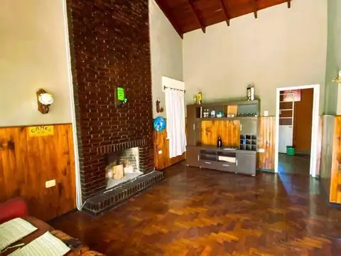 Casa 3 ambientes con 2 baños