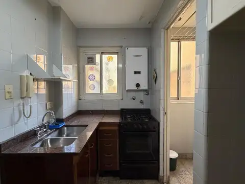 Oficina en Alquiler en Parque Chacabuco, $ 650.000
