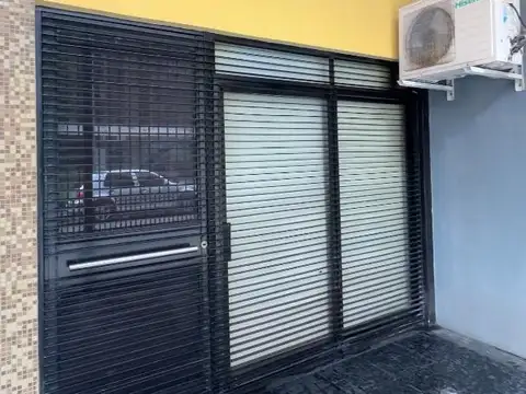 Local en Alquiler Via Pública