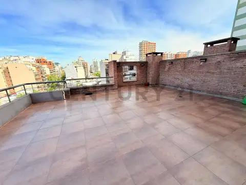 Dos ambientes con balcón terraza y dormitorio en suite