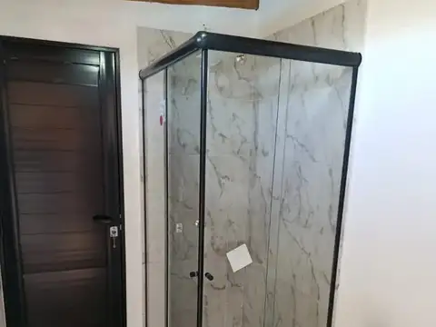 Casa 2 ambientes con 1 baño