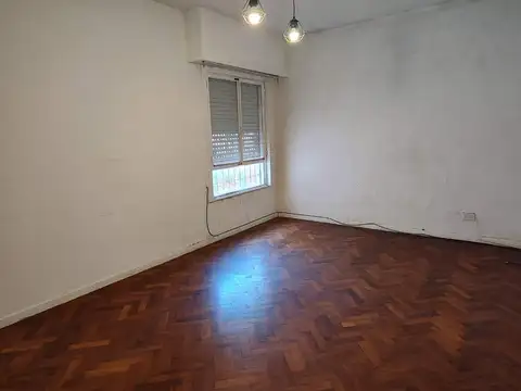 Venta departamento 2 ambientes 43 m2 Floresta 