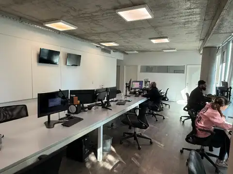 Alquiler Oficina en Palermo de 200m2 con 2 Cocheras - IMPECABLE!