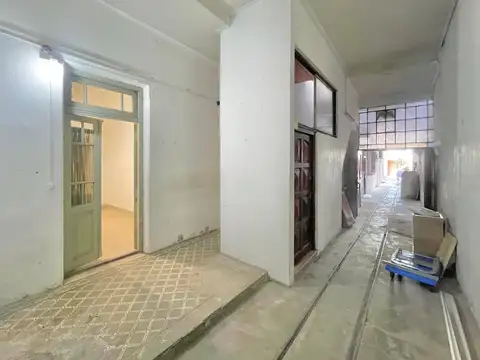 DEPÓSITO/GALPÓN EN ALQUILER EN CABALLITO C/OFICINA