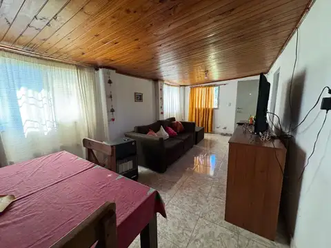 Vendo Casa con Amplio Terreno en Concepción del Uruguay, Entre Ríos