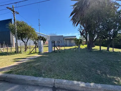 Vendo casa con amplio terreno en concepción del uruguay, entre ríos