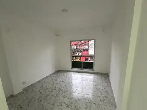 Oficina en Alquiler en Merlo, $ 300.000