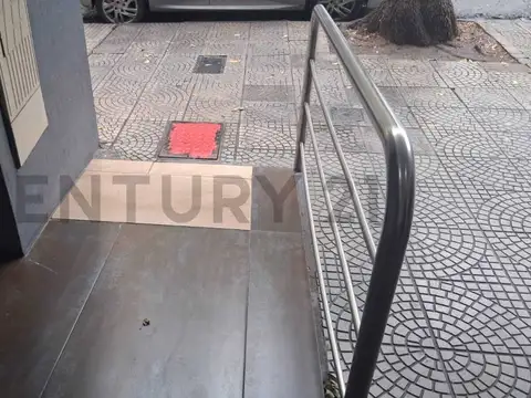 Coronel Ramón Lorenzo Falcón 2900, Piso 0
