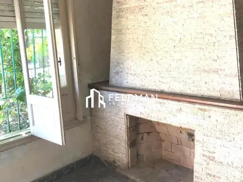 Casa 4 ambientes con 2 baños