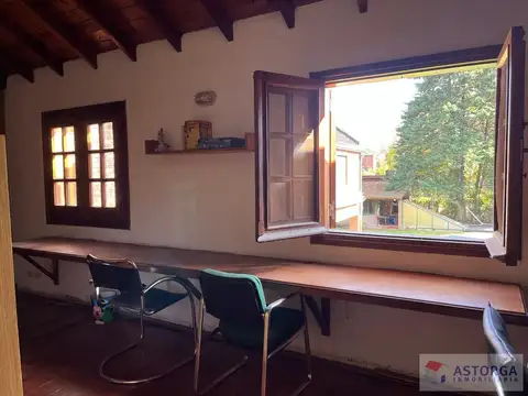 Casa 11 ambientes con 7 baños
