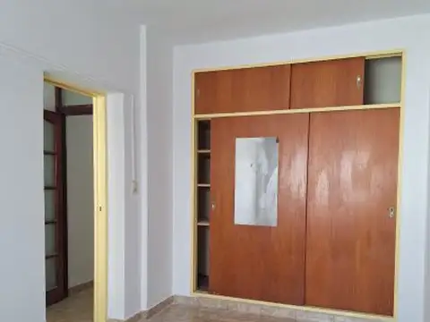 SANTIAGO 3576. 2 dormitorios. Patio. Garaje