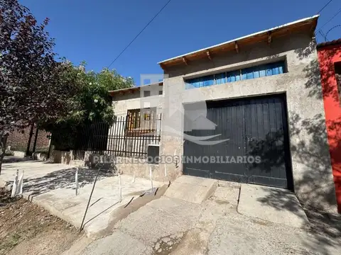 VENDO CASA CERCANA A BARRIO GRAFICO - GODOY CRUZ