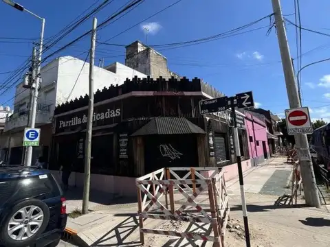 Local en venta - 2 Ambientes 3 Baños - Wilde