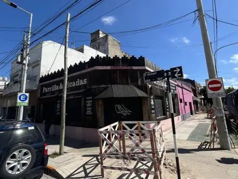Local en venta - 2 Ambientes 3 Baños - Wilde