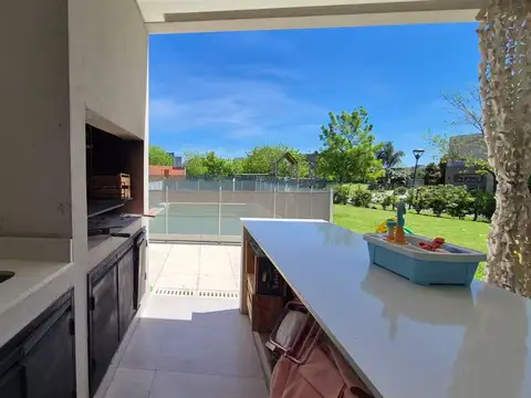 Casa en Alquiler Temporal con 2 cocheras