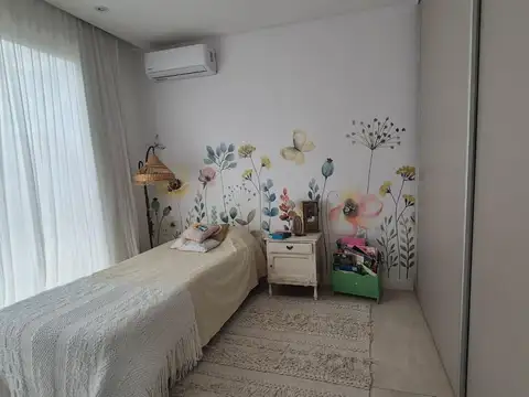 Casa en Alquiler Temporal con 2 cocheras