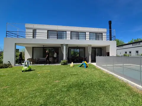 Casa en Alquiler Temporal en El Cantón - Barrio Golf, Countries y Barrios Cerrados en Escobar