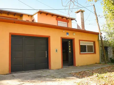 Casa en  Venta en Alvear  3 Dormitorios
