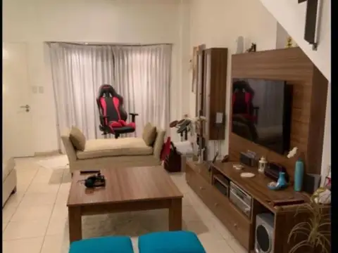 VENTA TRIPLEX  4 AMBIENTES EN RAMOS MEJIA