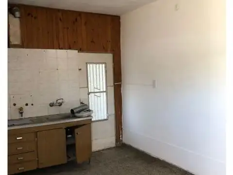 Casa 5 ambientes con 1 baño