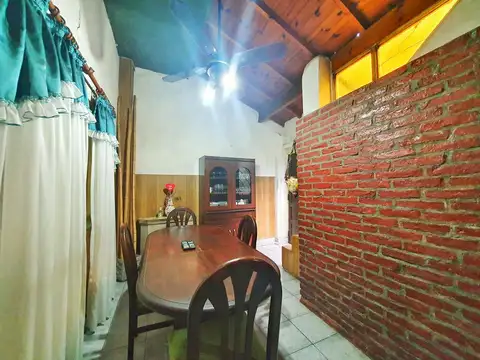 VENTA CASA C/GALPON 3 AMB 277 M2  COCHERA JARDÍN VALENTIN ALSINA