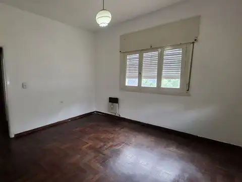 Casa en Alquiler con 1 cochera