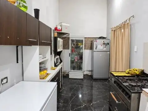 Venta | Casa | San Vicente | 5 Ambientes, 2 Patios y Galeria en 320mts2