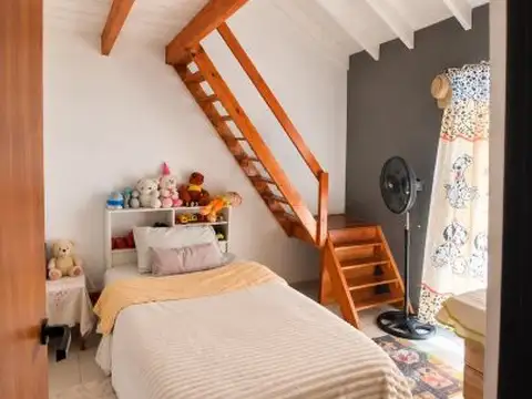 Venta | Casa | San Vicente | 5 Ambientes, 2 Patios y Galeria en 320mts2