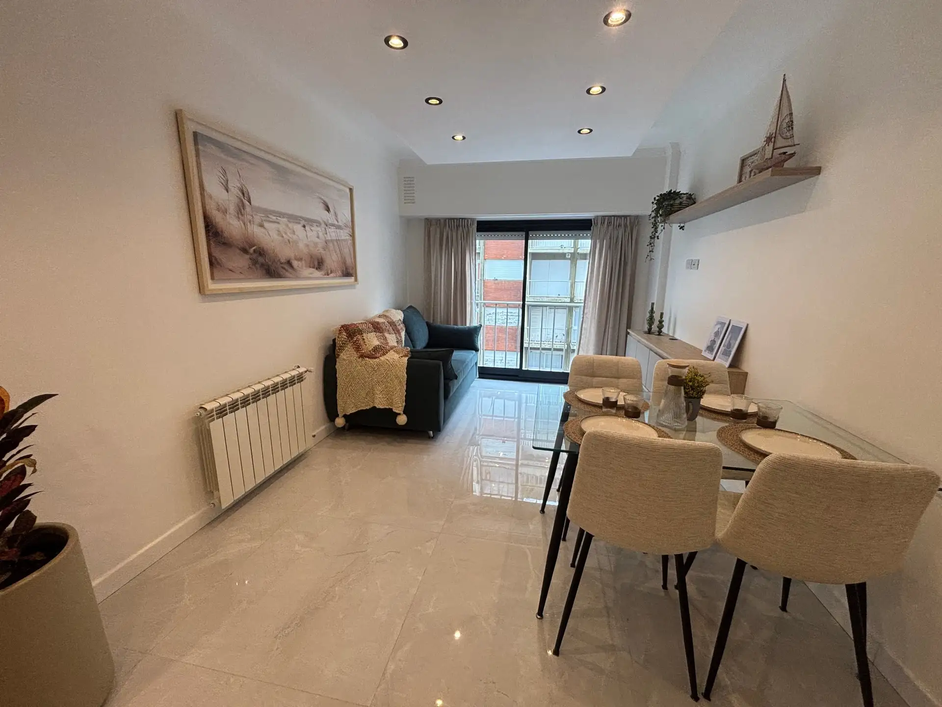 Venta Departamento 3 ambientes al Frente. Zona Centro