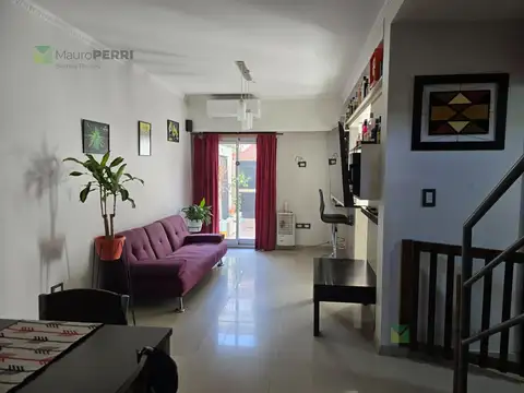 Duplex en venta Los Hornos 2 dormitorios, apto banco