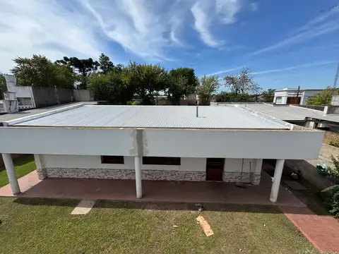 RESERVADA   CASA 3 DORM. 2 BAÑOS - PARRILLA - PARQUE - COCHERA - LOBOS