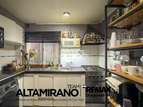 Casa 4 ambientes con 2 baños