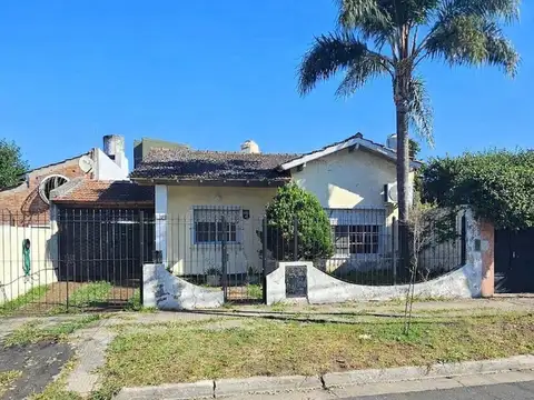Chalet 3 ambientes en venta en Ituzaingó Norte