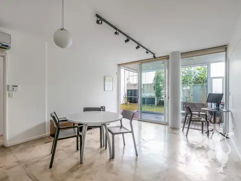 DEPARTAMENTO - VENTA - 2 AMBIENTES - JARDIN CON PARRILLA - COCHERA - COLEGIALES