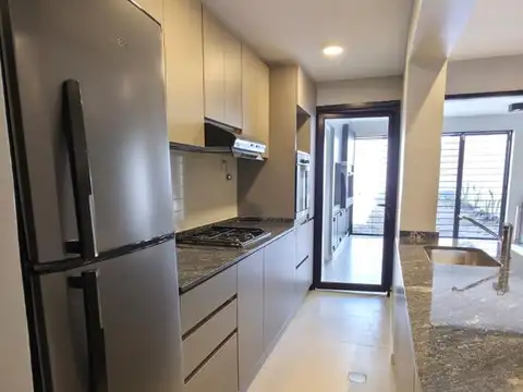 Casa 5 ambientes con 2 baños