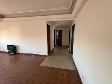 DEPARTAMENTO EN 3° PISO DE TRES AMBIENTES