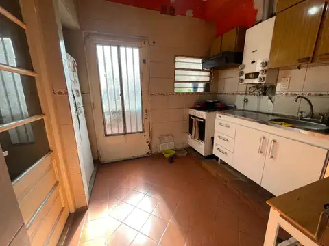 CASA EN VENTA TRES DORMITORIOS BARRIO LAS HERAS