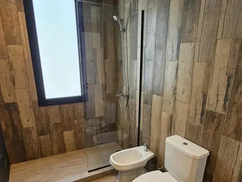 Casa en alquiler - 3 Dormitorios 3 Baños - Tristán Suarez