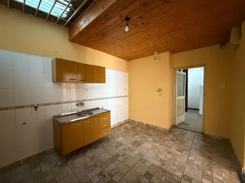 Casa 2 ambientes con 1 baño