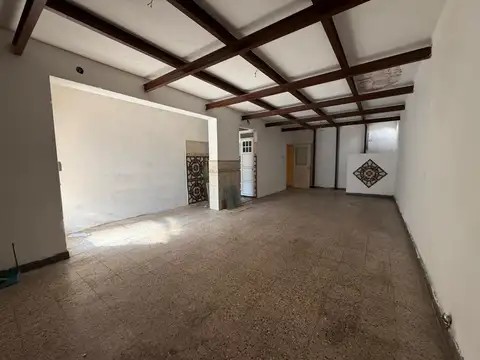 VENTA CASA 1 DORMITORIO LOCAL COCHERA
