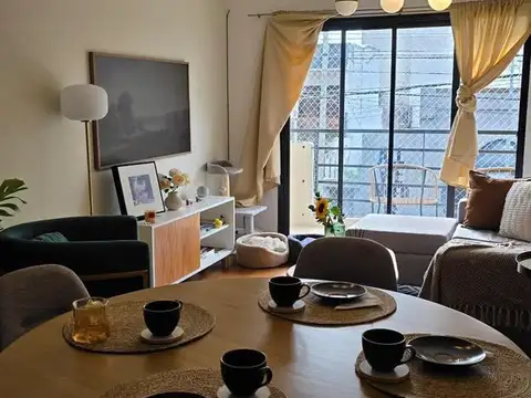 HERMOSO DEPTO. 2 AMBIENTES CON COCHERA EN ALQUILER