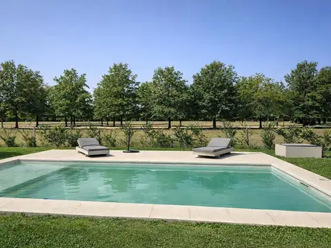 Casa en Venta en Pilar, USD 450.000