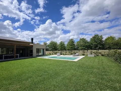 VENTA · CASA · TESSALIA · PARAJE ELLERSTINA · GENERAL RODRÍGUEZ