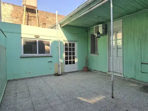 Casa 4 ambientes con 1 baño