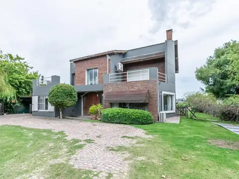 Casa Quinta en Venta con Pileta - Estancias Del Pilar, Barrio Champagnat